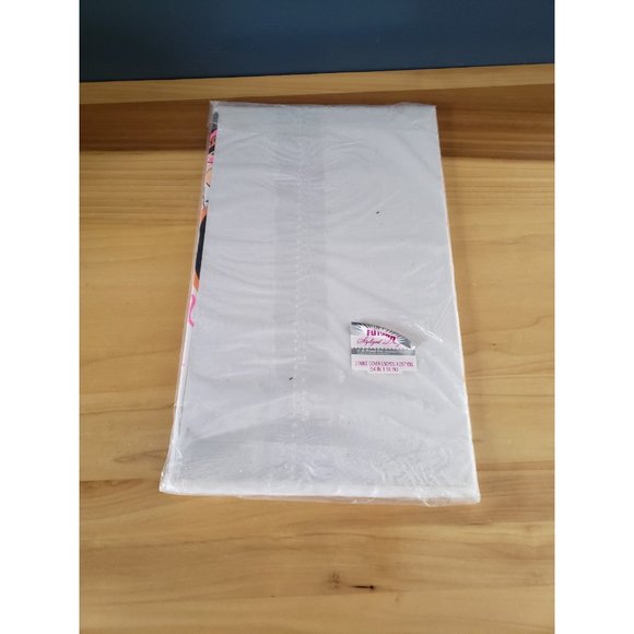 60s/70s Brand New Happy‎ New Year Paper Tablecloth - Picture 3 of 3